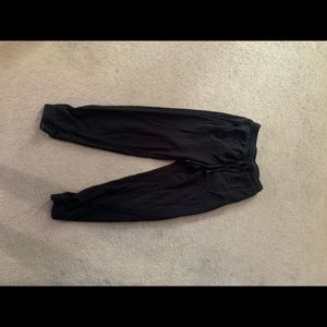 Black aerie sweatpants.